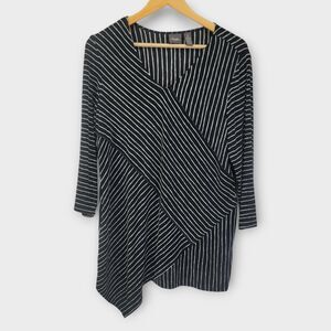 Chicos Travelers Tunic Top Size 2 (12/14) Black White Striped Asymmetric Slinky‎